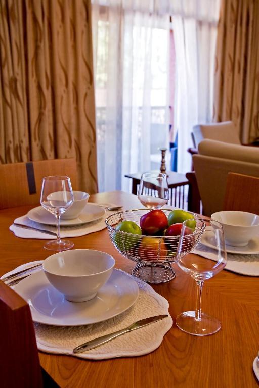 Gemsuites Serviced Apartments State House Найробі Номер фото